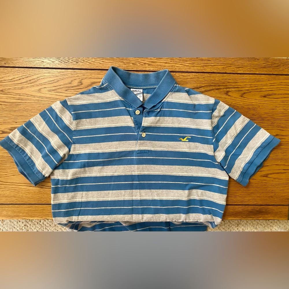 Vintage Hollister athletics short sleeve collared shirt